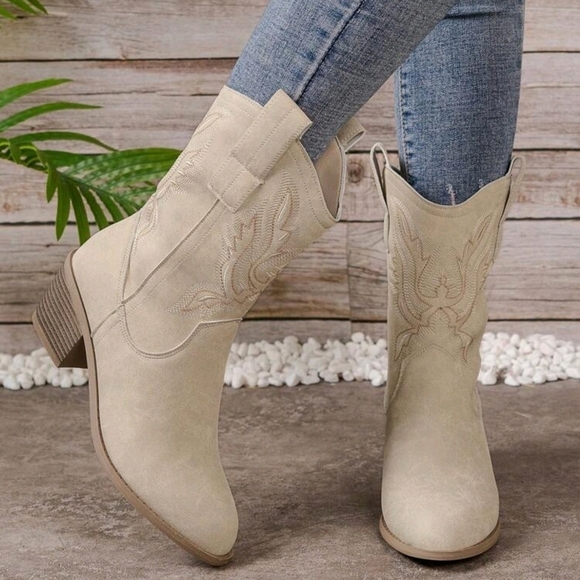 Shoes - Women's Vintage Fashionable Western Style Embroidered Cowboy Boots